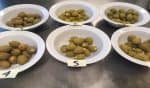 Søndagsavisen: Fødevareekspert Michael René smagstester og smagsevaluerer grønne olivensnacks med mandler