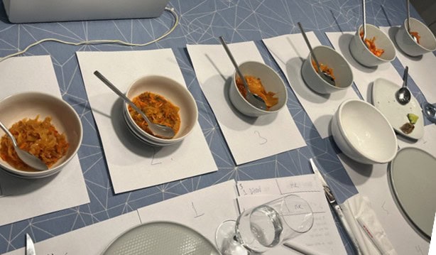 Smagstest af boller i karry af fødevareekspert Michael René